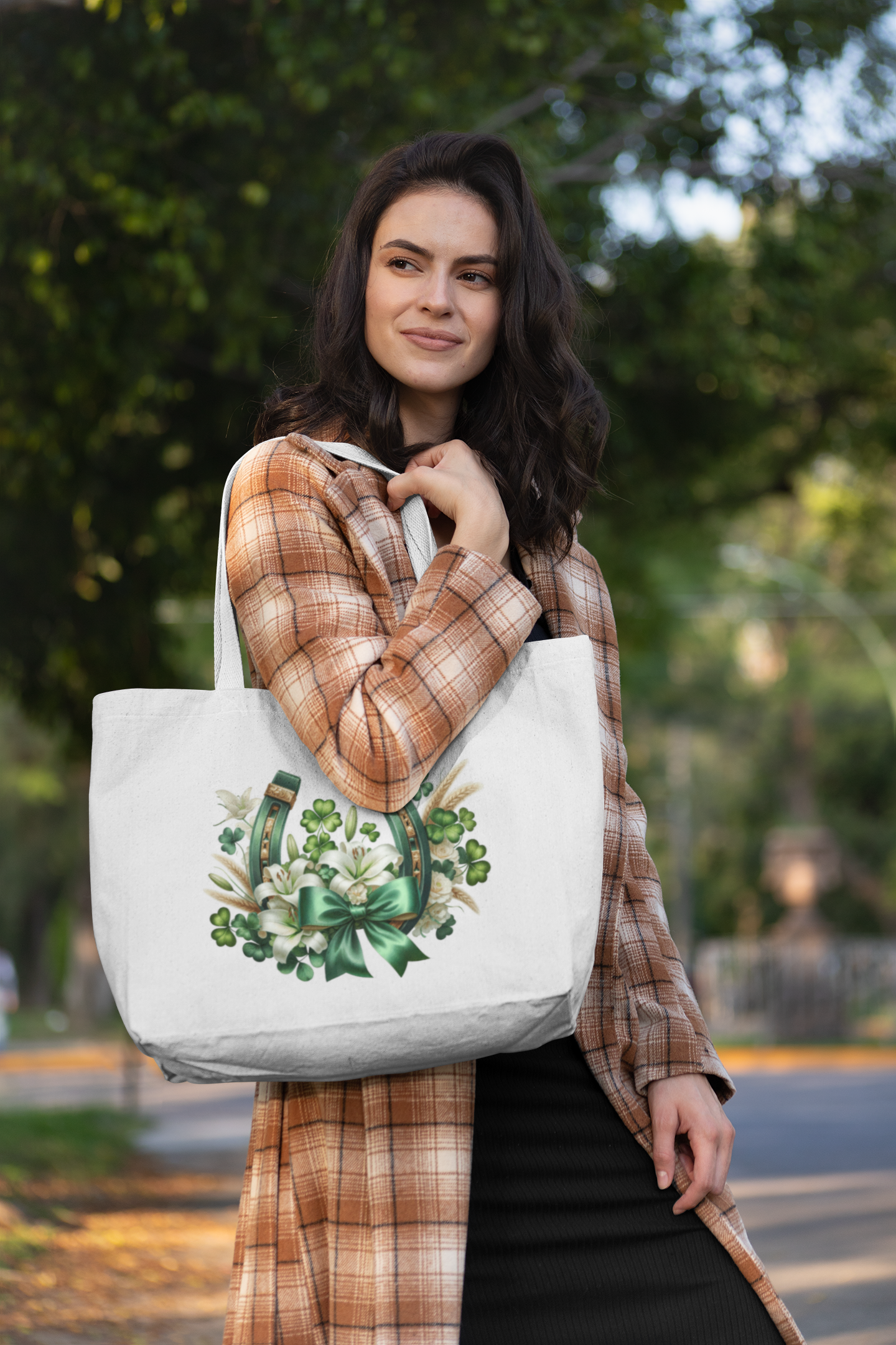 Lucky Horseshoe Everyday Large Tote Bag