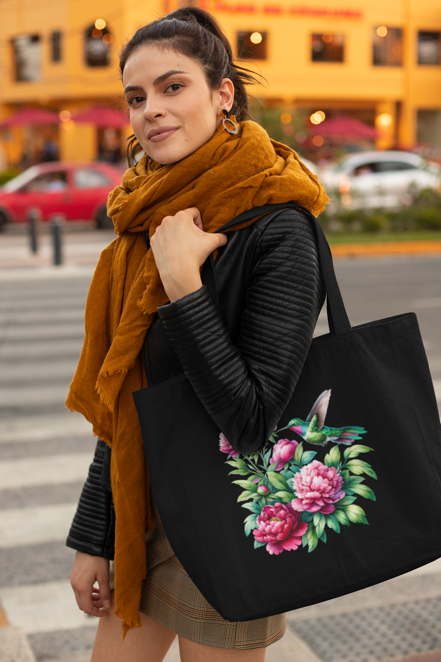 Humming Bird Everyday Large Tote Bag