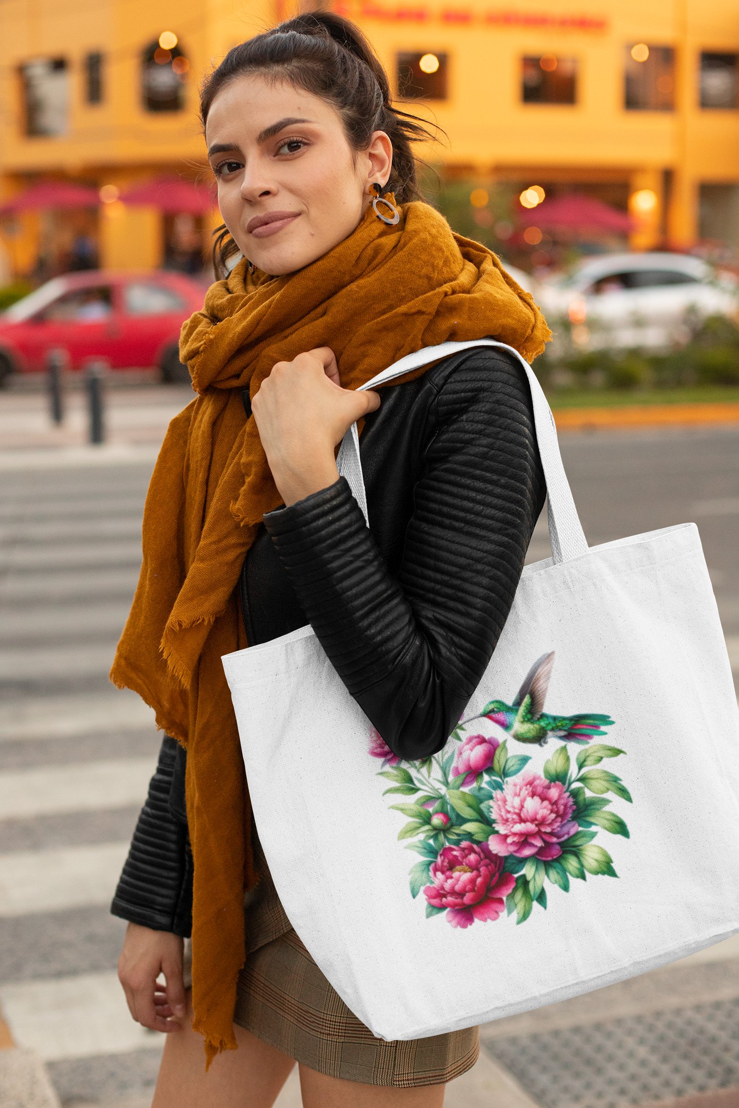 Humming Bird Everyday Large Tote Bag